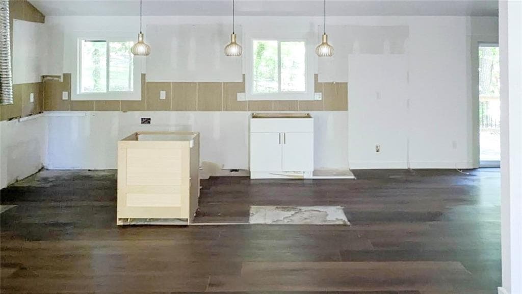 5 bedroom, 3 bathroom, 1,728 sq ft single family residence for sale at 2541 Peyton Woods Trail, Atlanta, GA 30311 — photo 6
