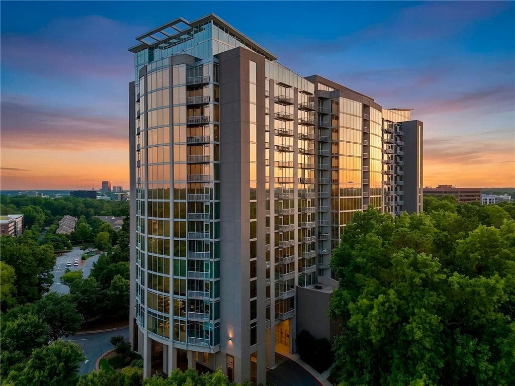 1 bedroom, 2 bathroom, 1,171 sq ft condominium for sale at 3300 Windy Ridge Parkway 1314, Atlanta, GA 30339 — photo 1 of 40