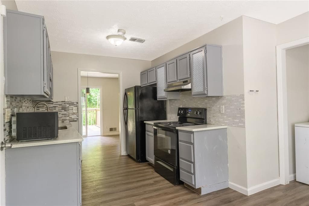 3 bedroom, 2 bathroom, 1,761 sq ft single family residence for rent at 2100 Whitebluff Way, Buford, GA 30519 for $2,000 a month — photo 3