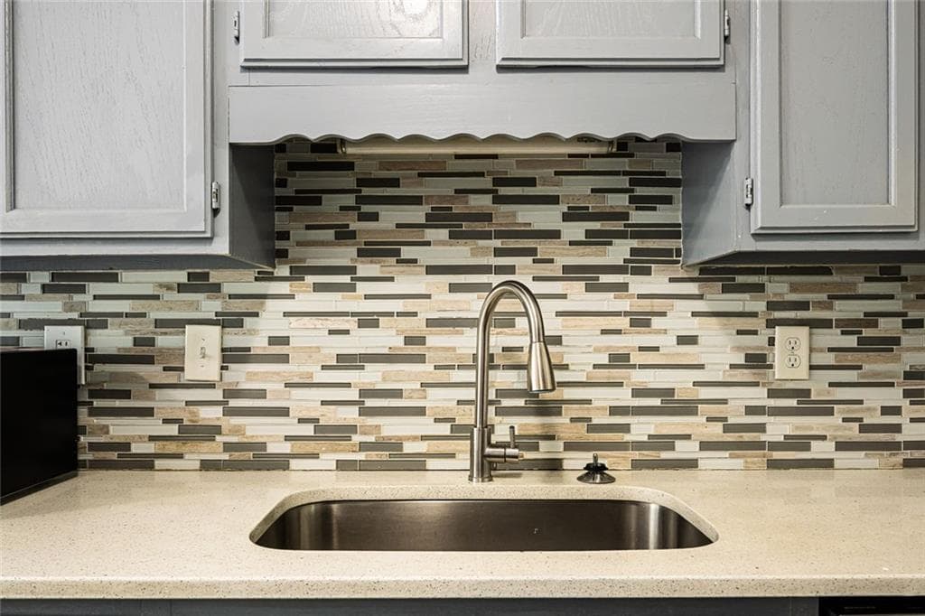 3 bedroom, 2 bathroom, 1,761 sq ft single family residence for rent at 2100 Whitebluff Way, Buford, GA 30519 for $2,000 a month — photo 4