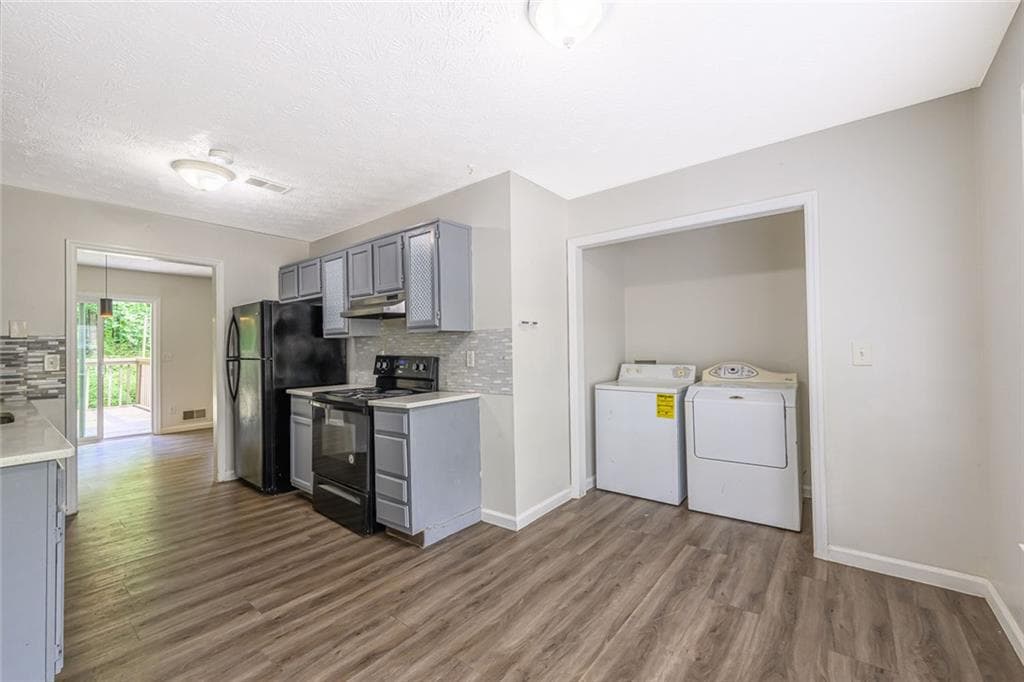 3 bedroom, 2 bathroom, 1,761 sq ft single family residence for rent at 2100 Whitebluff Way, Buford, GA 30519 for $2,000 a month — photo 6