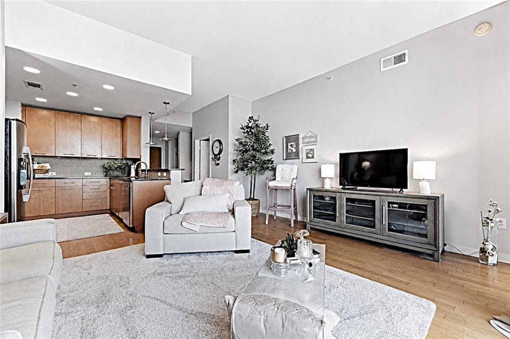 1 bedroom, 2 bathroom, 1,171 sq ft condominium for sale at 3300 Windy Ridge Parkway 1314, Atlanta, GA 30339 — photo 6