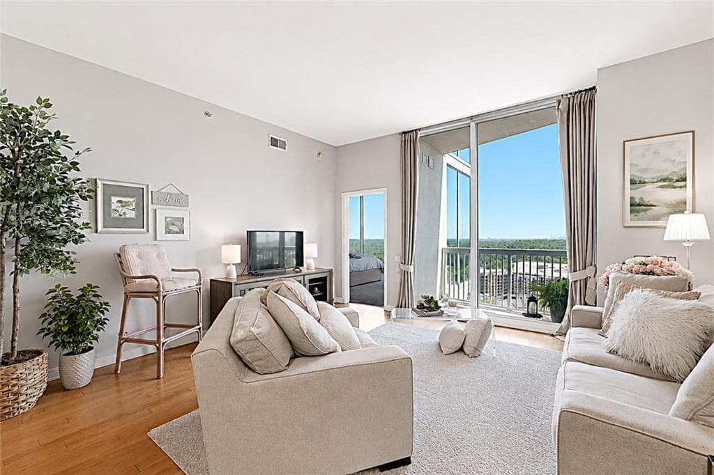 1 bedroom, 2 bathroom, 1,171 sq ft condominium for sale at 3300 Windy Ridge Parkway 1314, Atlanta, GA 30339 — photo 5