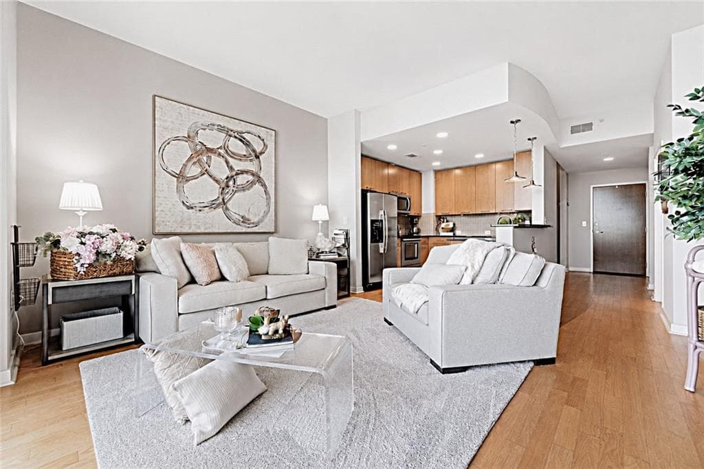 1 bedroom, 2 bathroom, 1,171 sq ft condominium for sale at 3300 Windy Ridge Parkway 1314, Atlanta, GA 30339 — photo 4