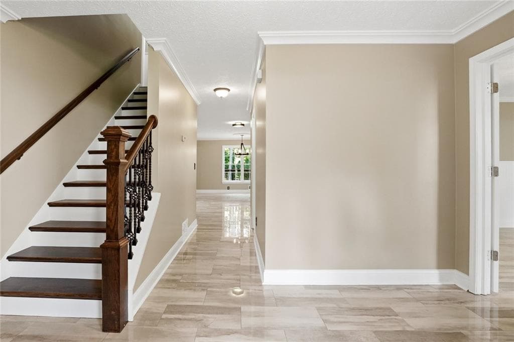 6 bedroom, 5 bathroom, 3,420 sq ft single family residence for sale at 2915 Capot Court, Snellville, GA 30039 — photo 3