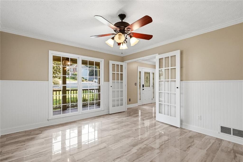 6 bedroom, 5 bathroom, 3,420 sq ft single family residence for sale at 2915 Capot Court, Snellville, GA 30039 — photo 4