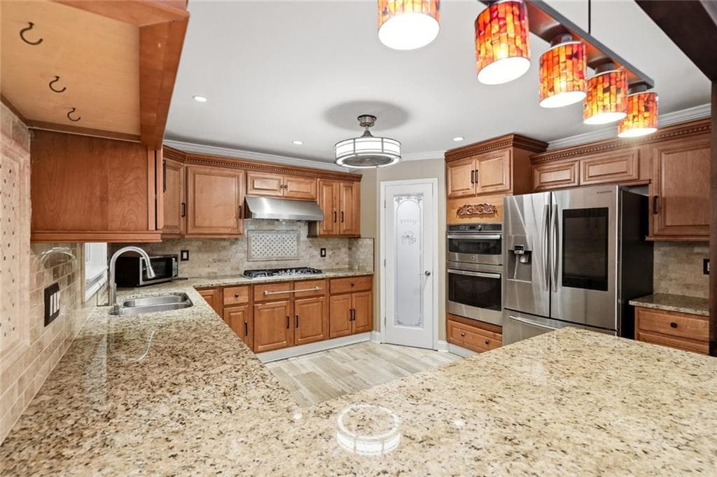 6 bedroom, 5 bathroom, 3,420 sq ft single family residence for sale at 2915 Capot Court, Snellville, GA 30039 — photo 8