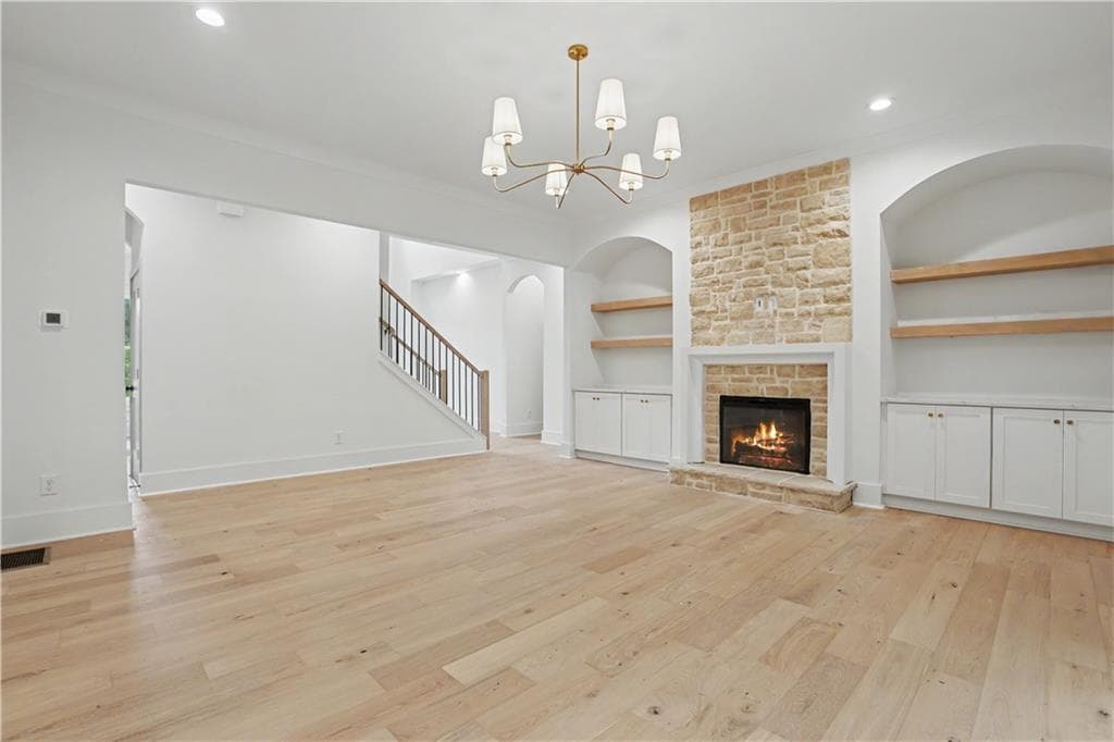 4 bedroom, 4 bathroom, 3,700 sq ft single family residence for sale at 6043 Bluewater Boulevard, Gainesville, GA 30506 — photo 6