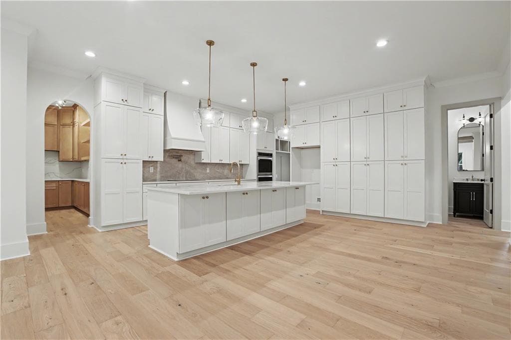 4 bedroom, 4 bathroom, 3,700 sq ft single family residence for sale at 6043 Bluewater Boulevard, Gainesville, GA 30506 — photo 3