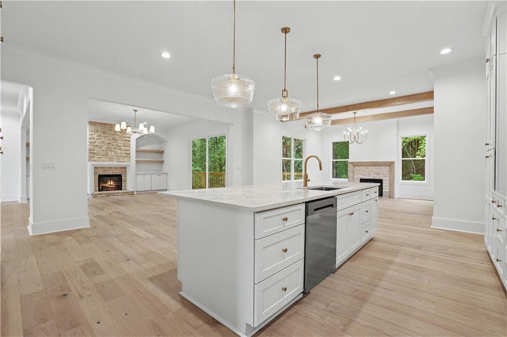 4 bedroom, 4 bathroom, 3,700 sq ft single family residence for sale at 6043 Bluewater Boulevard, Gainesville, GA 30506 — photo 8