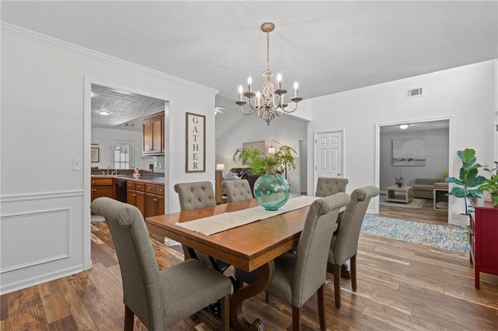 3 bedroom, 3 bathroom, 2,592 sq ft single family residence under contract at 517 Annslee Lane, Loganville, GA 30052 — photo 3