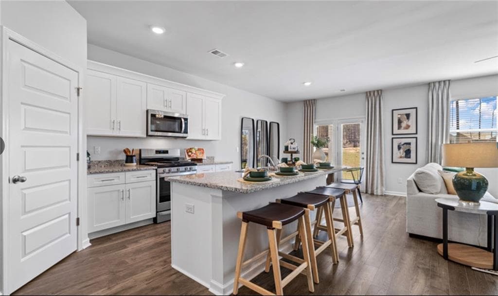 5 bedroom, 4 bathroom, 2,721 sq ft single family residence for sale at 560 Great Salt Lane, Hoschton, GA 30548 — photo 9