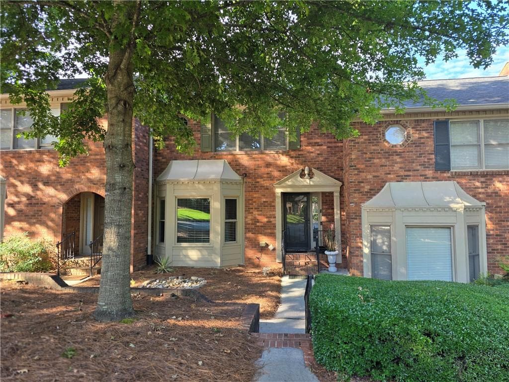 2 bedroom, 3 bathroom, 1,696 sq ft condominium for sale at 6315 Windsor Trace Drive, Peachtree Corners, GA 30092