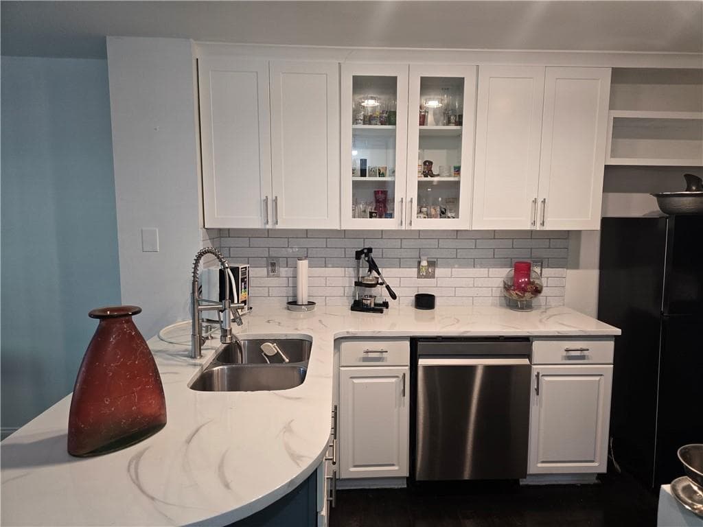 2 bedroom, 3 bathroom, 1,696 sq ft condominium for sale at 6315 Windsor Trace Drive, Peachtree Corners, GA 30092 — photo 8