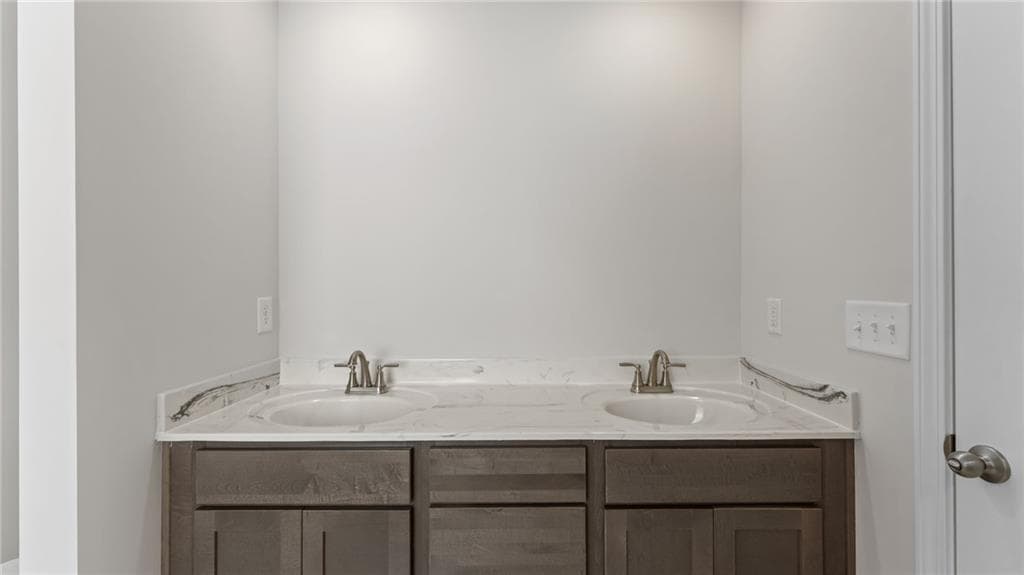 4 bedroom, 3 bathroom, 1,714 sq ft single family residence under contract at 825 Oakmont Trace, Canton, GA 30114 — photo 9