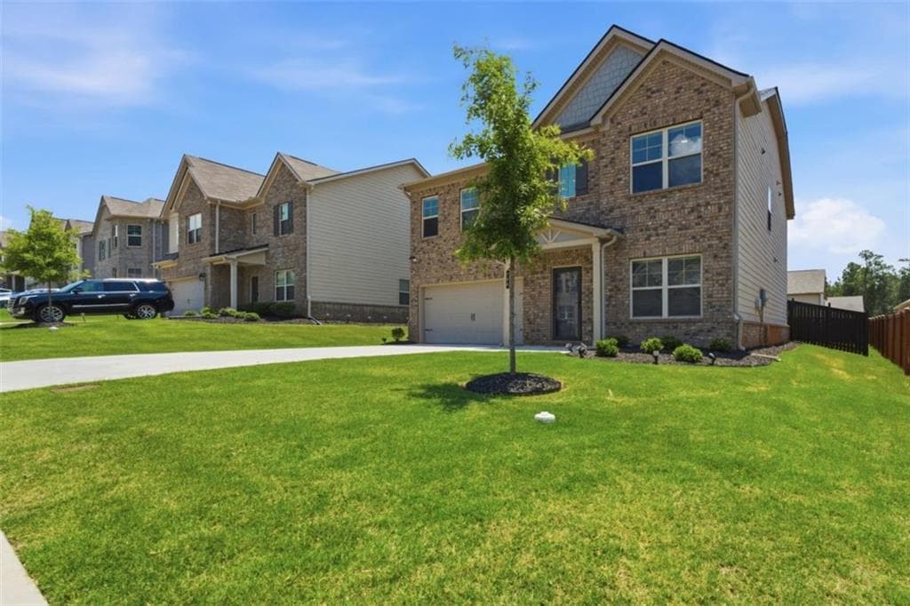 4 bedroom, 3 bathroom, 2,692 sq ft single family residence for sale at 784 Lakehaven Lane, Loganville, GA 30052 — photo 3