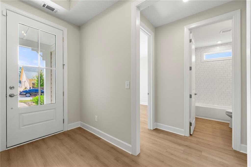 2 bedroom, 2 bathroom, 1,871 sq ft single family residence for sale at 428 Geneva Way, Hoschton, GA 30548 — photo 3