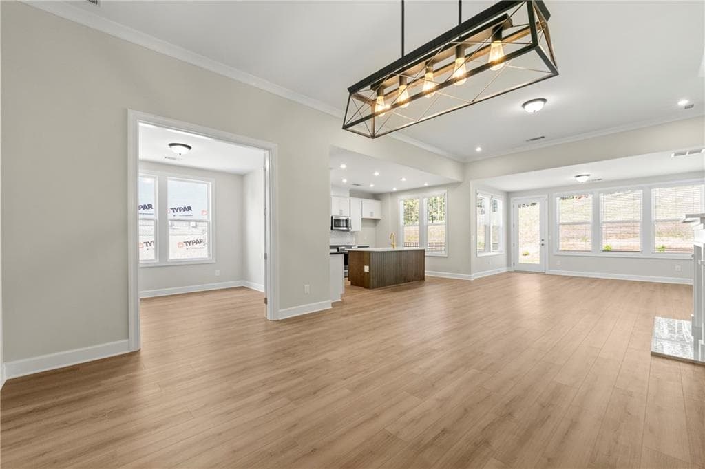 2 bedroom, 2 bathroom, 1,871 sq ft single family residence for sale at 428 Geneva Way, Hoschton, GA 30548 — photo 6