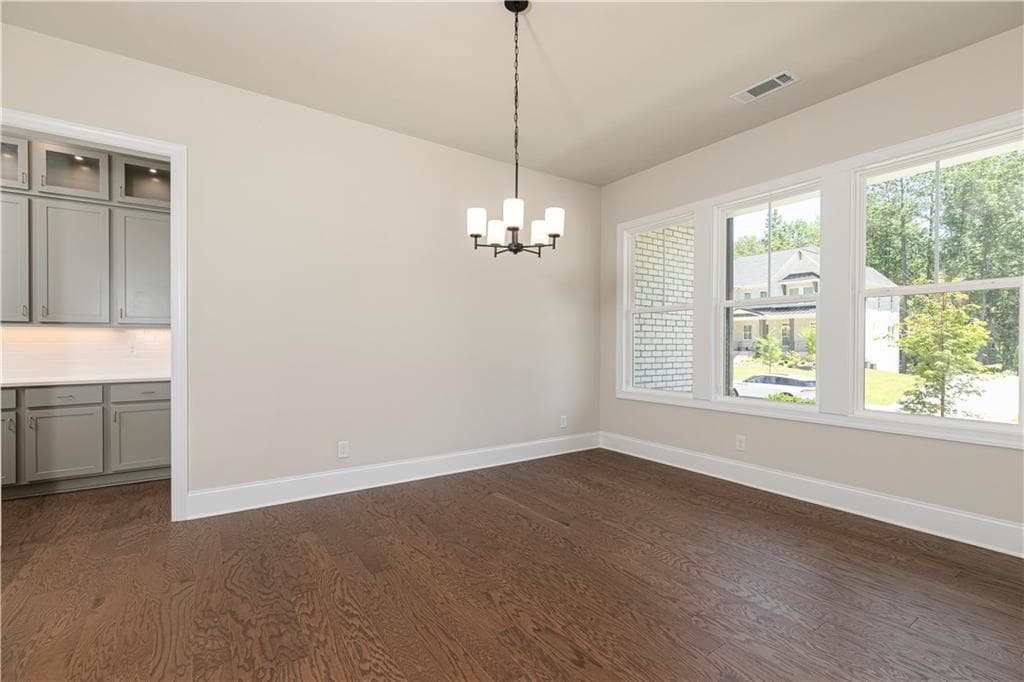 5 bedroom, 6 bathroom, 3,675 sq ft single family residence under contract at 2475 Stewart Road, Cumming, GA 30041 — photo 5