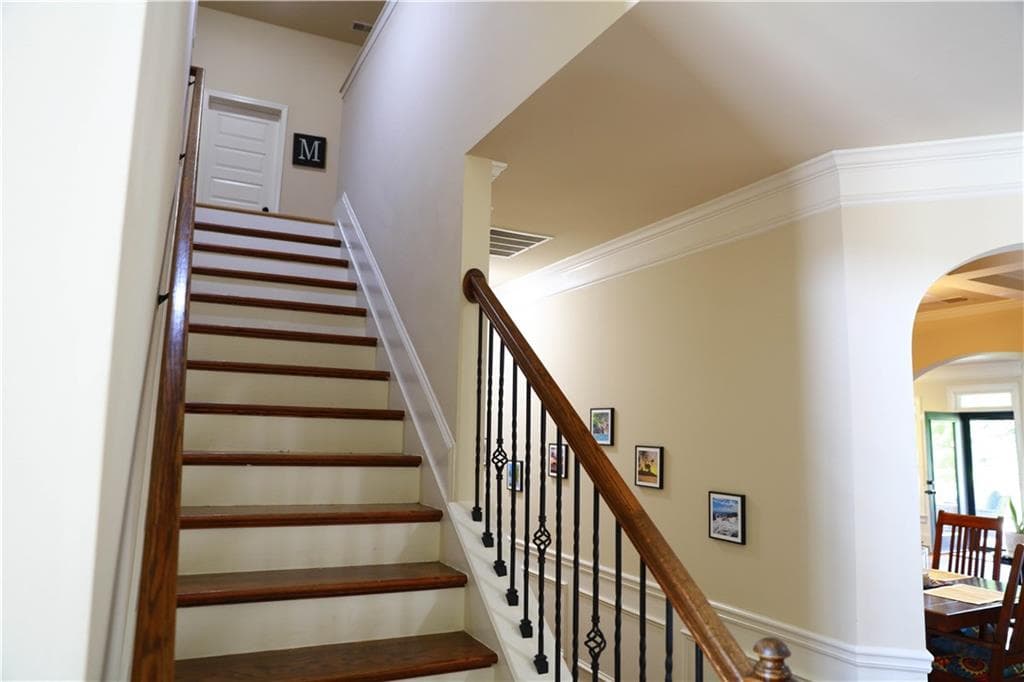 5 bedroom, 4 bathroom, 5,300 sq ft single family residence for sale at 5626 Casa Blanca Lane, Atlanta, GA 30331 — photo 10
