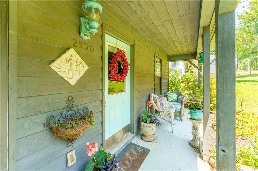 3 bedroom, 2 bathroom, 1,540 sq ft single family residence for sale at 2590 Valient Drive, Cumming, GA 30041 — photo 5