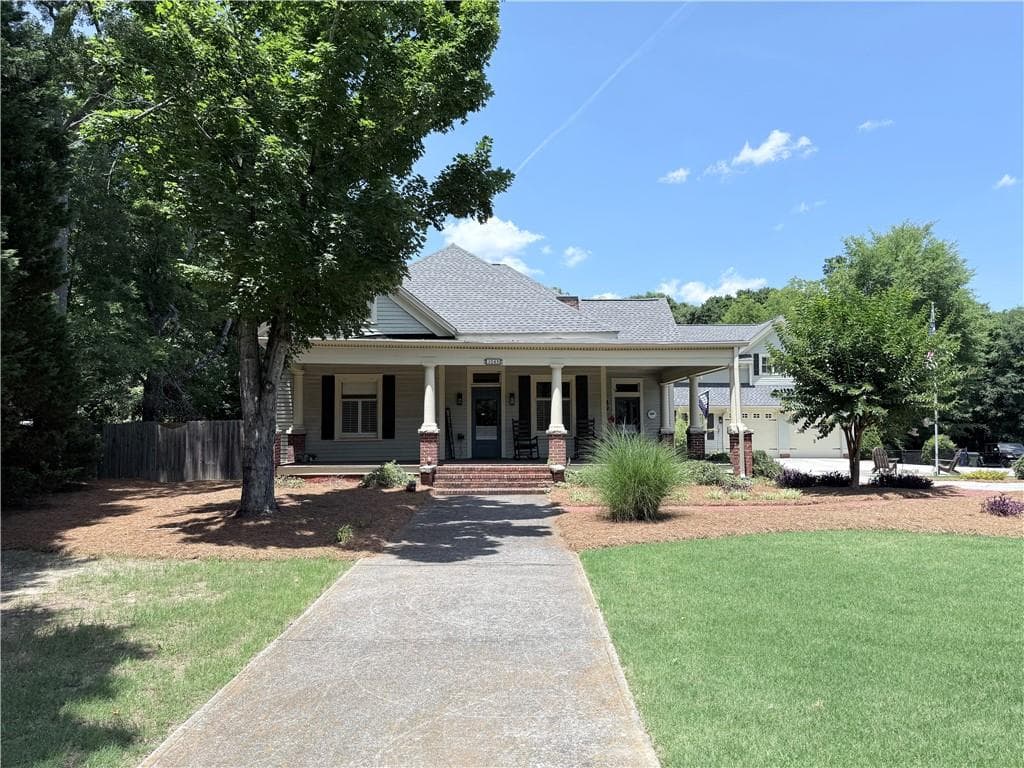 5 bedroom, 5 bathroom, 5,383 sq ft single family residence for sale at 1049 N Main Street, Conyers, GA 30012 — photo 2