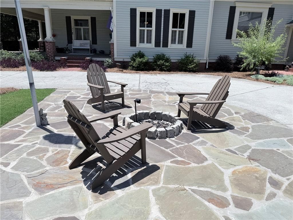 5 bedroom, 5 bathroom, 5,383 sq ft single family residence for sale at 1049 N Main Street, Conyers, GA 30012 — photo 4