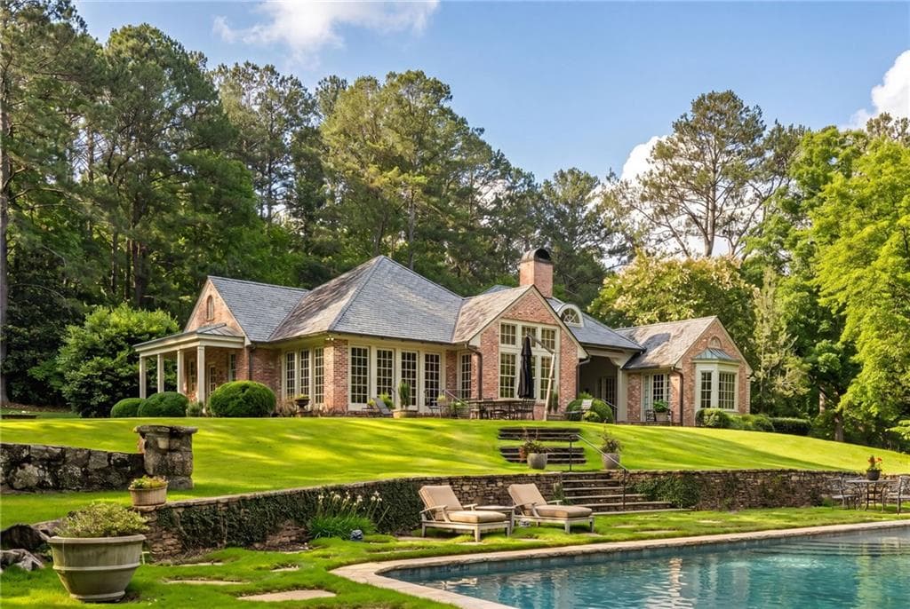 6 bedroom, 5 bathroom, 6,327 sq ft single family residence for sale at 10180 Capps Ferry Road, Chattahoochee Hills, GA 30268 — photo 3