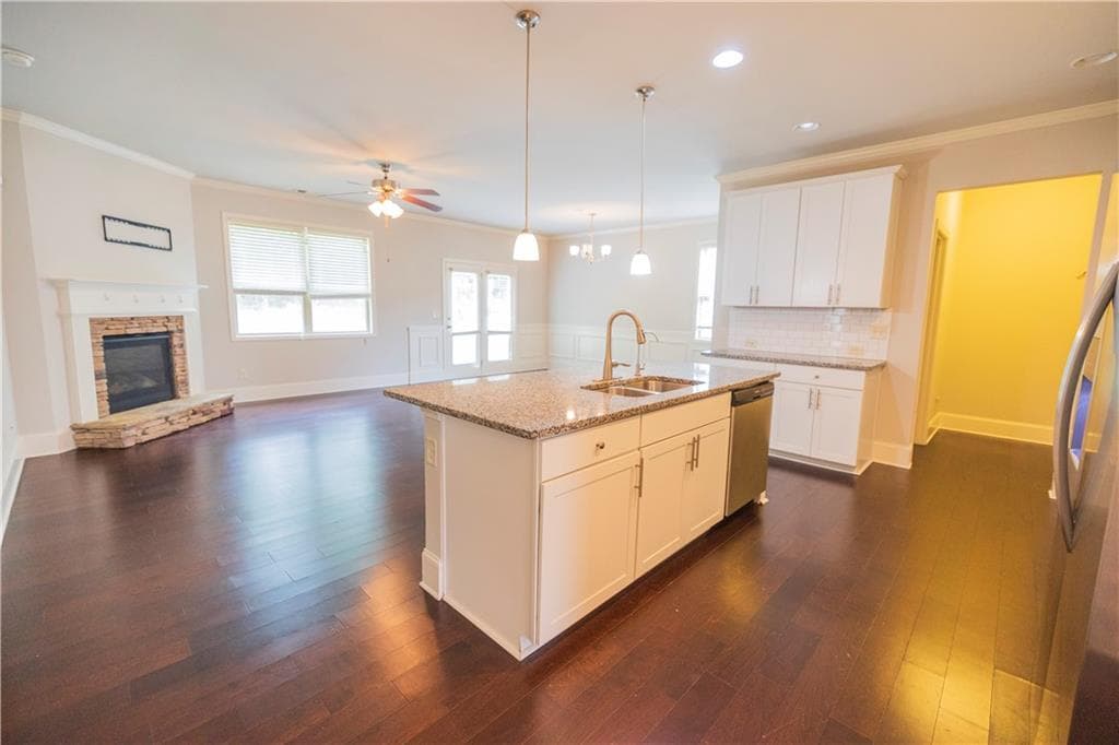 4 bedroom, 3 bathroom, 2,344 sq ft single family residence for sale at 4115 Huron Drive, Cumming, GA 30028 — photo 7