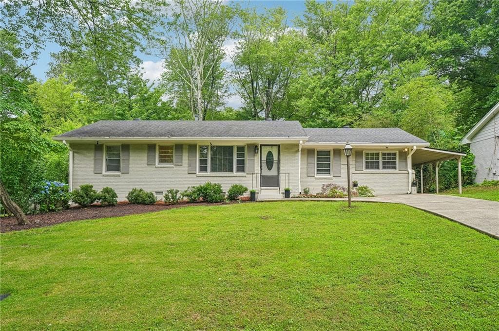 4 bedroom, 2 bathroom, 1,688 sq ft single family residence under contract at 2120 Meadowbrook Lane, Marietta, GA 30067 — photo 2