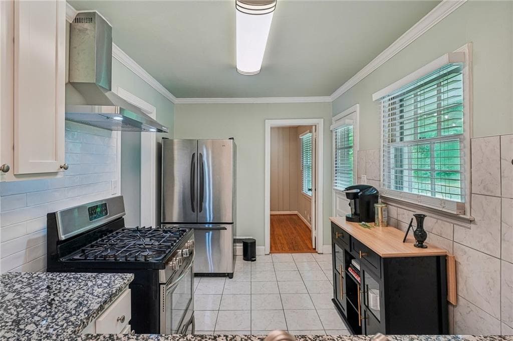 4 bedroom, 2 bathroom, 1,688 sq ft single family residence under contract at 2120 Meadowbrook Lane, Marietta, GA 30067 — photo 6