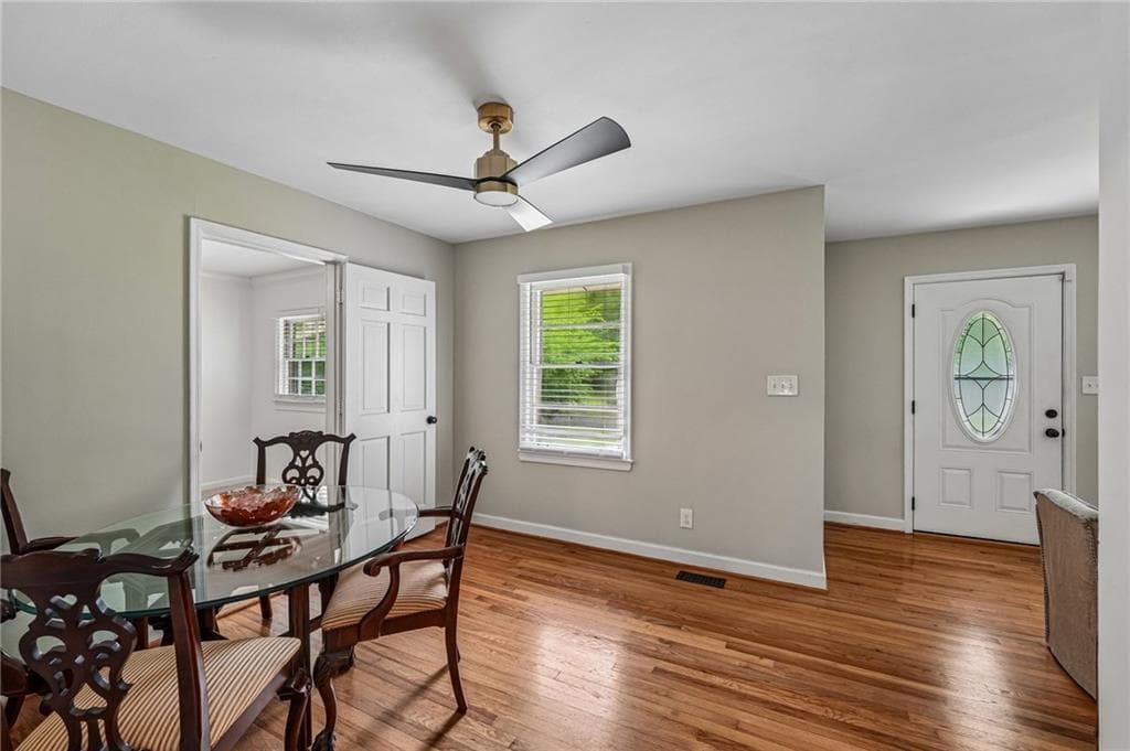 4 bedroom, 2 bathroom, 1,688 sq ft single family residence under contract at 2120 Meadowbrook Lane, Marietta, GA 30067 — photo 9