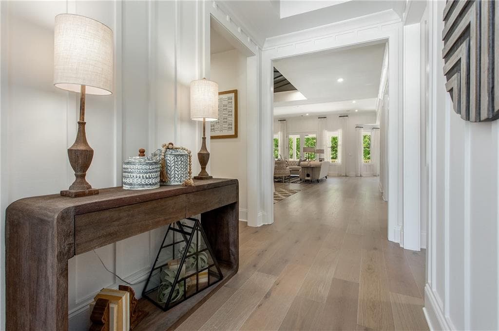3 bedroom, 3 bathroom, 2,600 sq ft single family residence for sale at 869 Salton Way, Hoschton, GA 30548 — photo 3