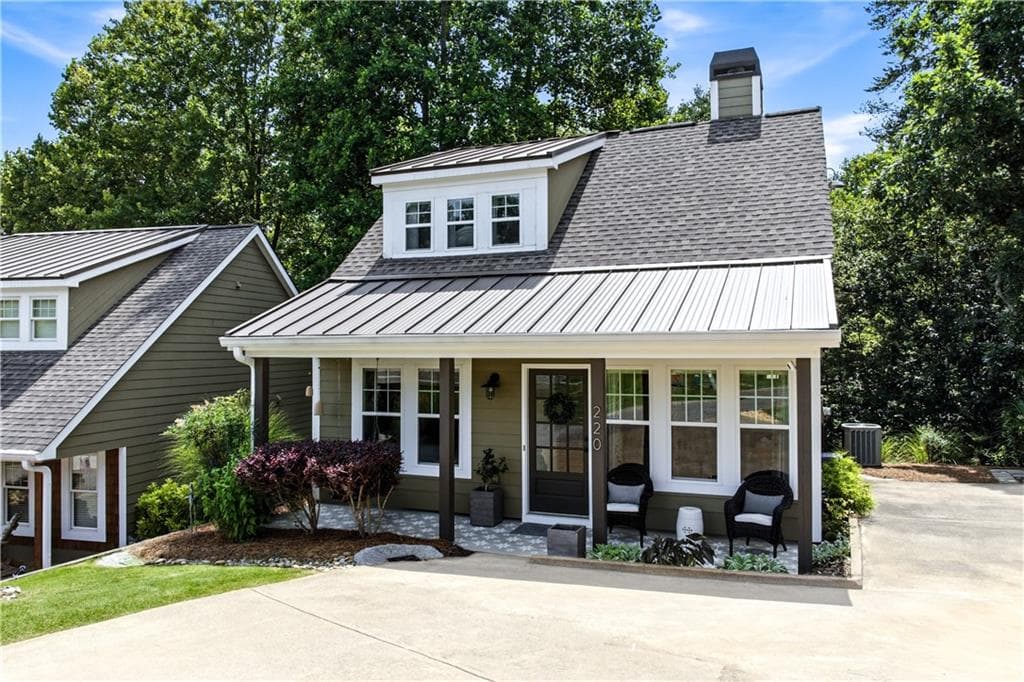 2 bedroom, 2 bathroom, 1,114 sq ft single family residence under contract at 220 Lakeside Drive, Waleska, GA 30183 — photo 3