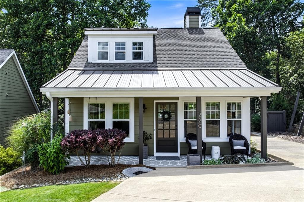 2 bedroom, 2 bathroom, 1,114 sq ft single family residence under contract at 220 Lakeside Drive, Waleska, GA 30183 — photo 2