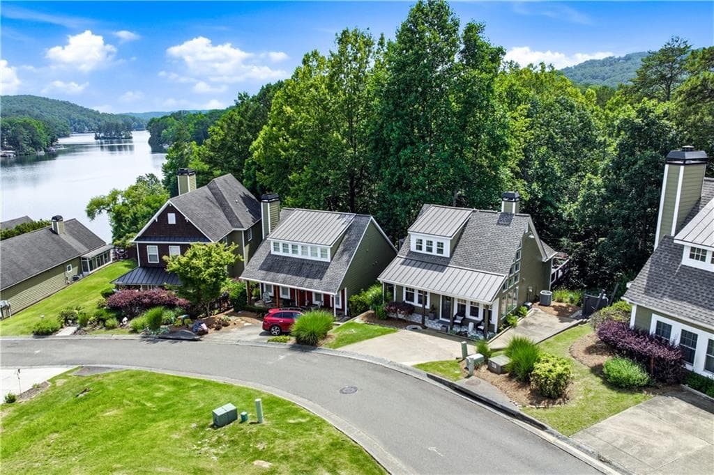 2 bedroom, 2 bathroom, 1,114 sq ft single family residence under contract at 220 Lakeside Drive, Waleska, GA 30183 — photo 4