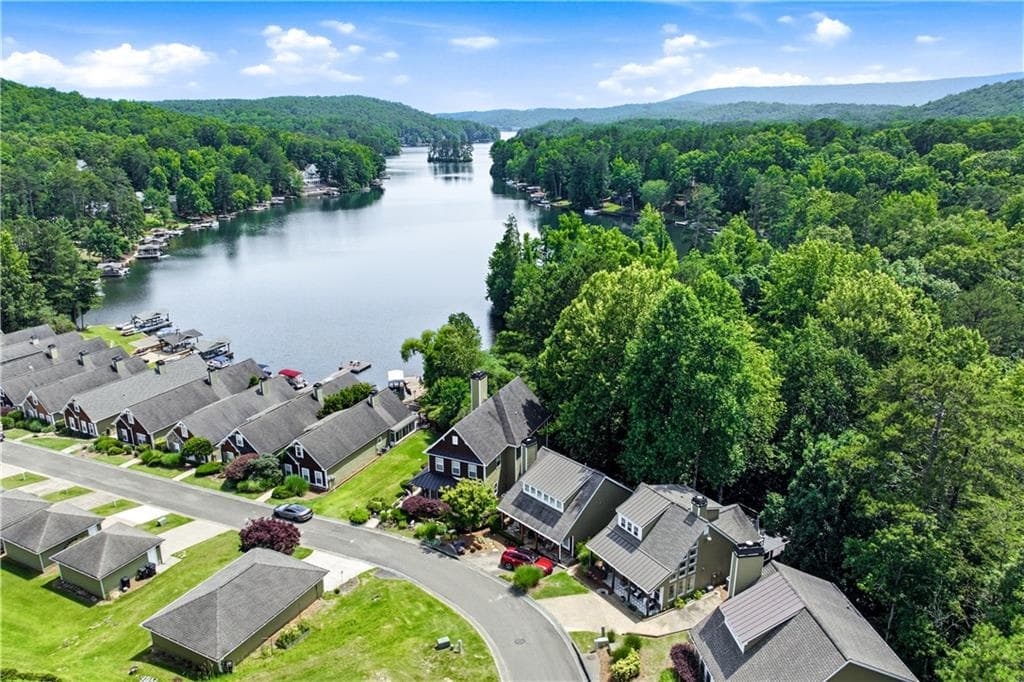 2 bedroom, 2 bathroom, 1,114 sq ft single family residence under contract at 220 Lakeside Drive, Waleska, GA 30183 — photo 8