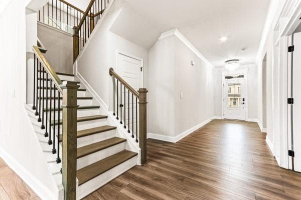 5 bedroom, 4 bathroom, 3,679 sq ft single family residence under contract at 624 Fenwick Park Drive, Lawrenceville, GA 30045 — photo 2