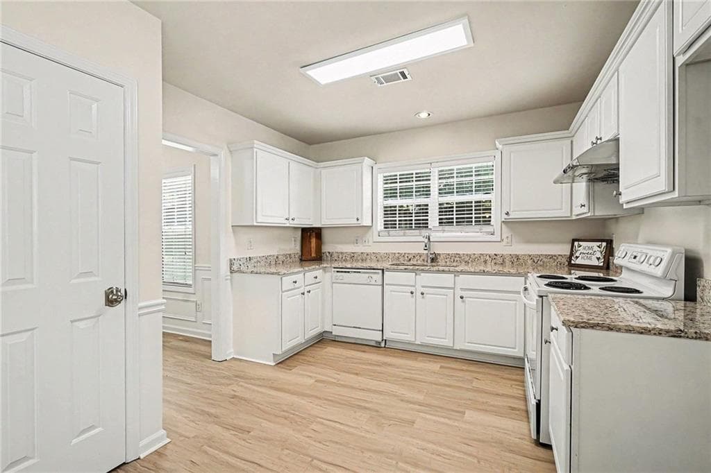 4 bedroom, 3 bathroom, 2,628 sq ft single family residence for sale at 492 Mimosa Grove Crossing, Tucker, GA 30084 — photo 9