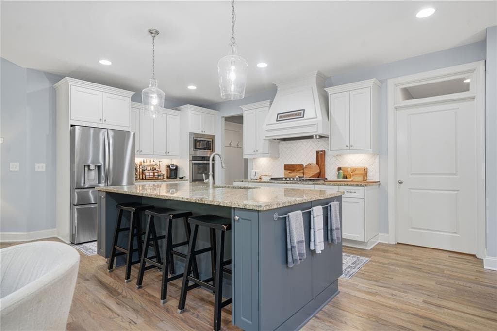 6 bedroom, 5 bathroom, 4,862 sq ft single family residence under contract at 4065 Williams Point Drive, Cumming, GA 30028 — photo 8