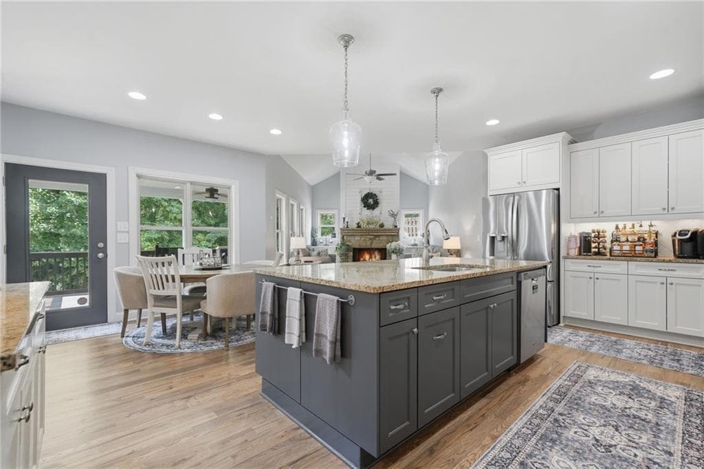6 bedroom, 5 bathroom, 4,862 sq ft single family residence under contract at 4065 Williams Point Drive, Cumming, GA 30028 — photo 10