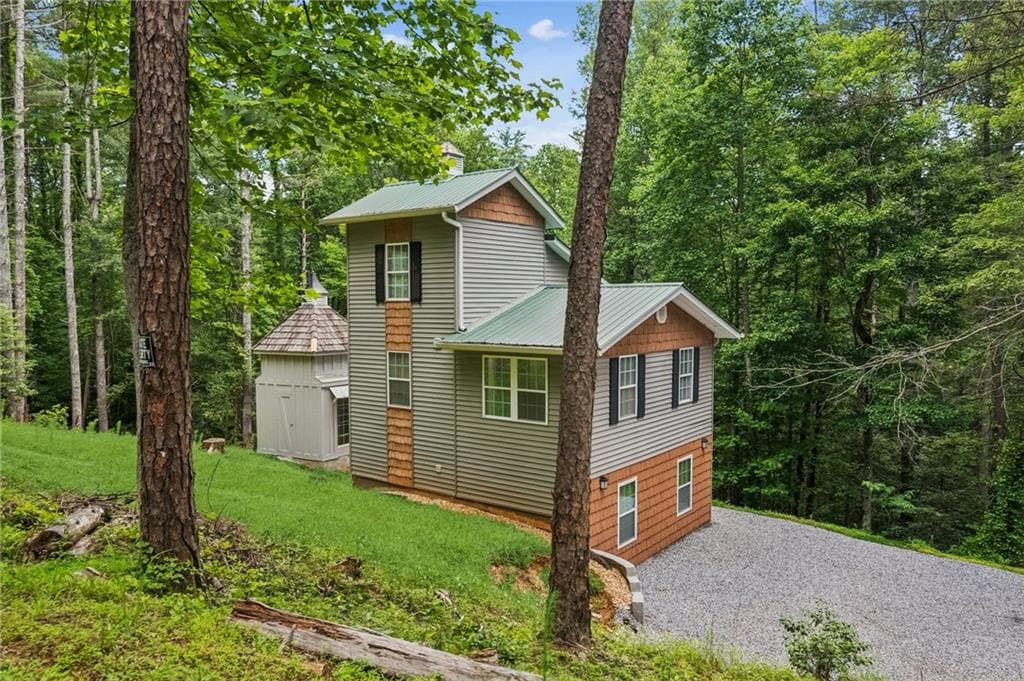 5 bedroom, 6 bathroom, 3,100 sq ft single family residence for sale at 375 Deerfield Drive, Dahlonega, GA 30533