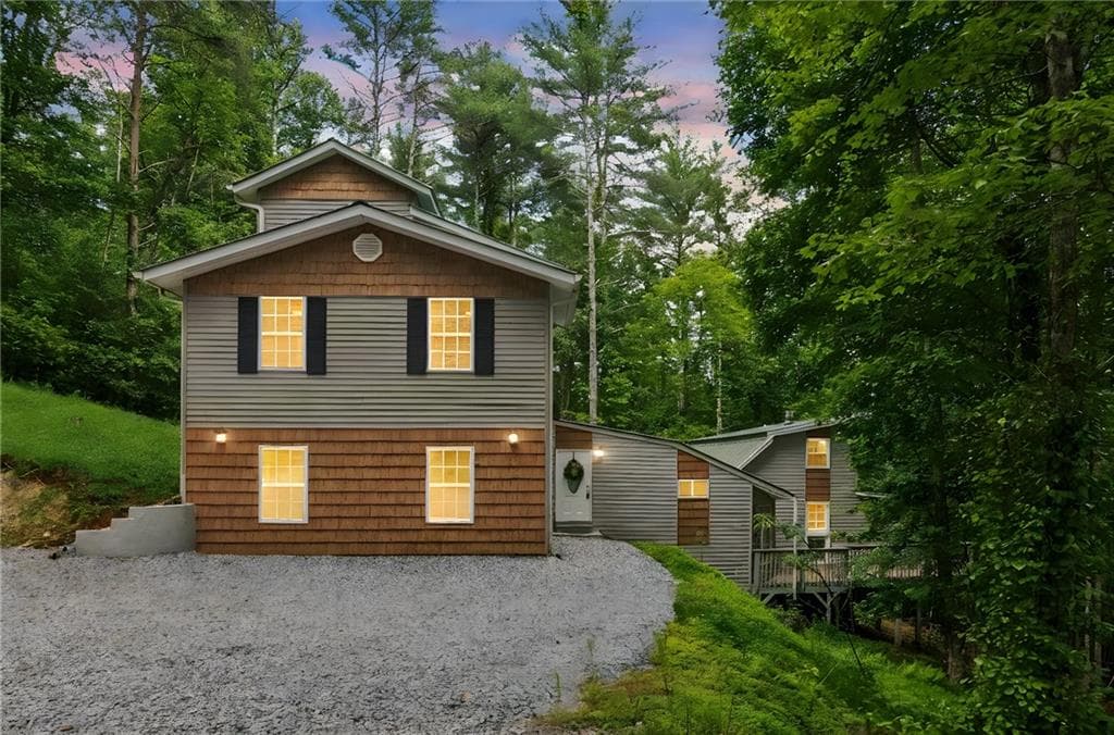 5 bedroom, 6 bathroom, 3,100 sq ft single family residence for sale at 375 Deerfield Drive, Dahlonega, GA 30533 — photo 3