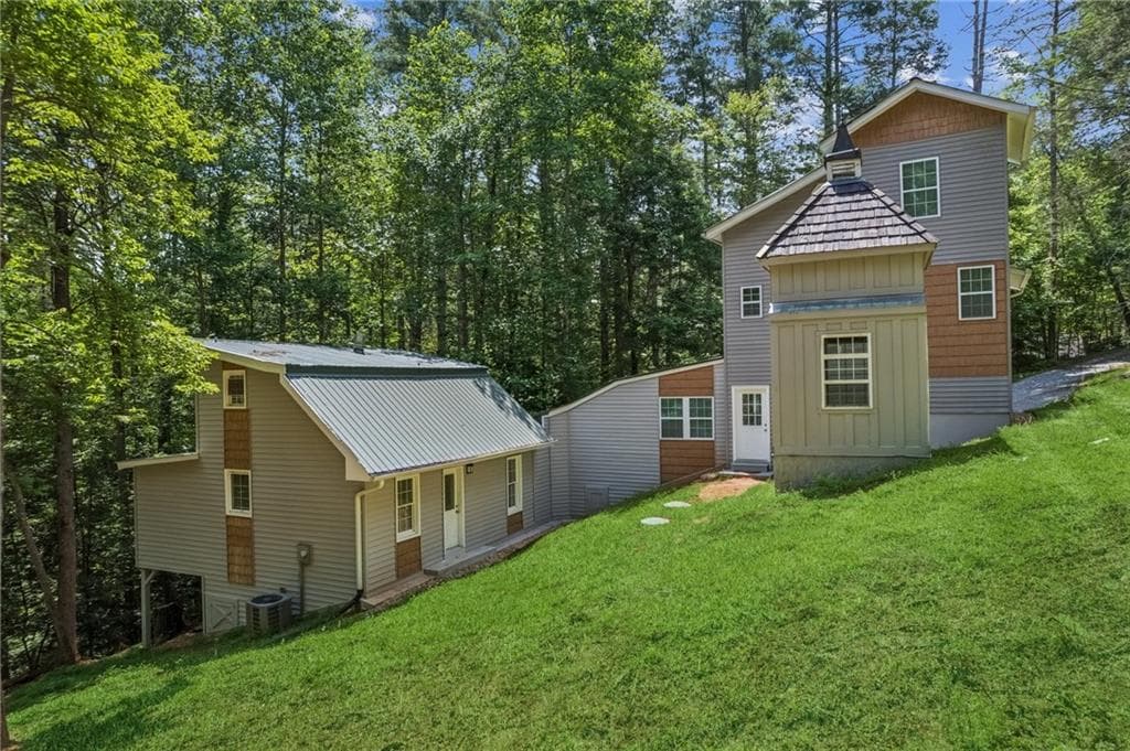 5 bedroom, 6 bathroom, 3,100 sq ft single family residence for sale at 375 Deerfield Drive, Dahlonega, GA 30533 — photo 6