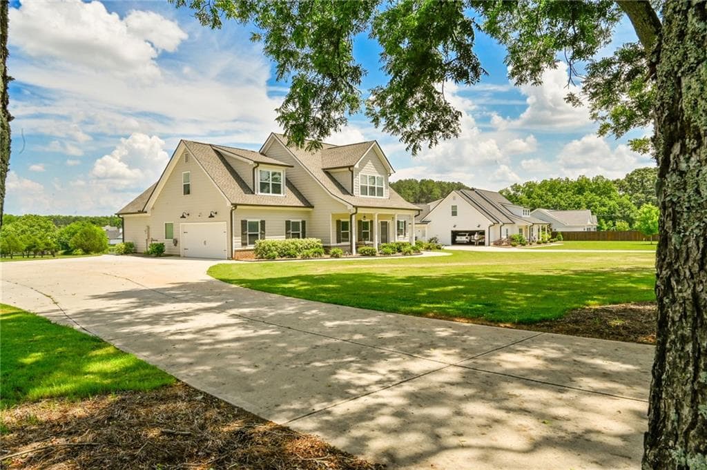 4 bedroom, 3 bathroom, 2,724 sq ft single family residence for sale at 1515 Gratis Road, Monroe, GA 30656 — photo 3