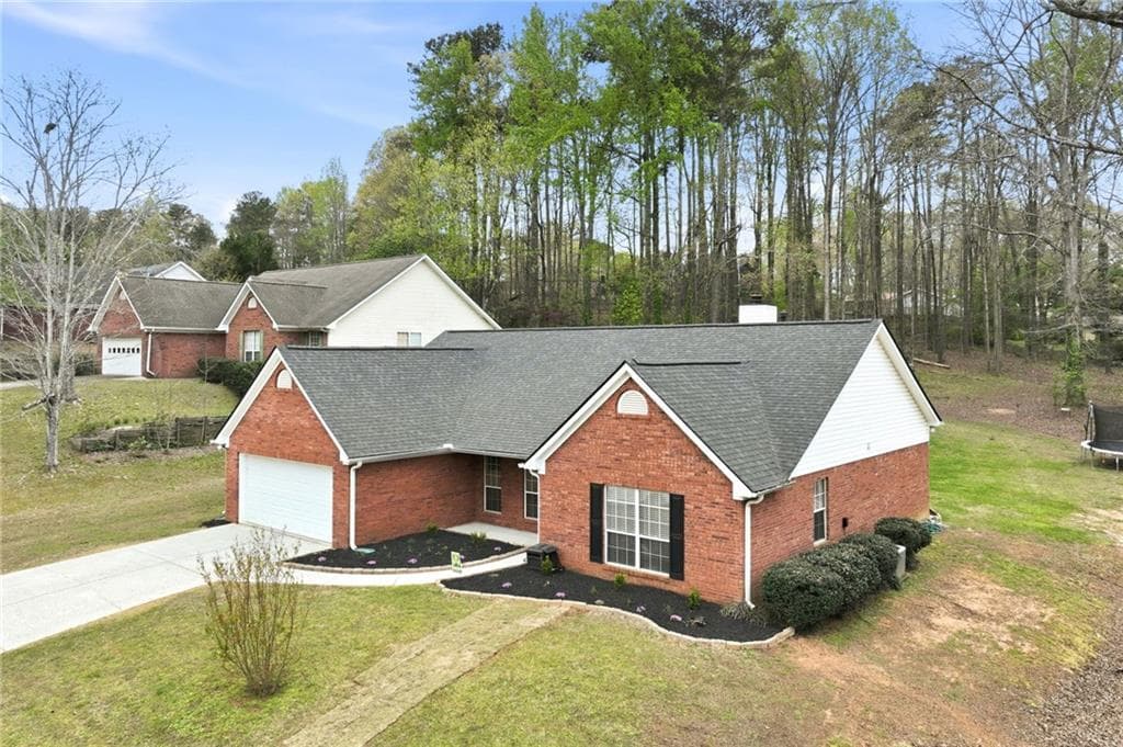 4 bedroom, 2 bathroom, 1,845 sq ft single family residence sold at 5989 Williamsport Drive, Flowery Branch, GA 30542