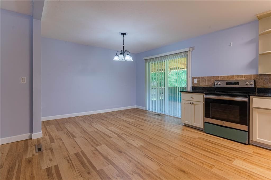 4 bedroom, 3 bathroom, 2,173 sq ft single family residence under contract at 2888 Mockingbird Circle, Duluth, GA 30096 — photo 7