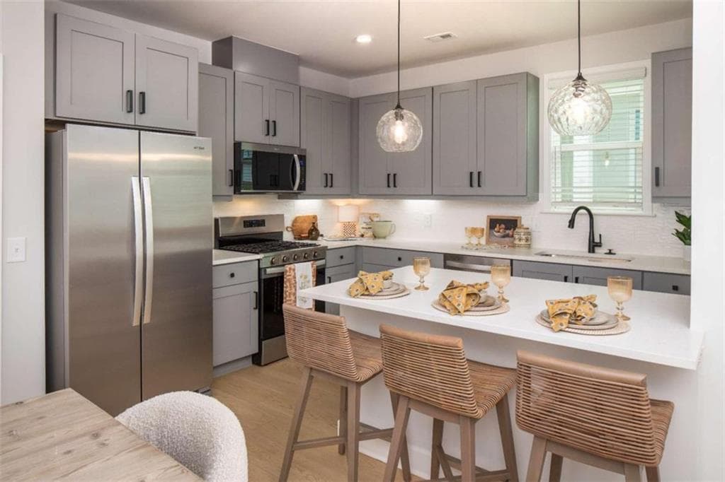 2 bedroom, 2 bathroom townhouse for rent at 5150 Adairview Circle 4860 - MANOR E, Alpharetta, GA 30004 for $2,877 a month — photo 2