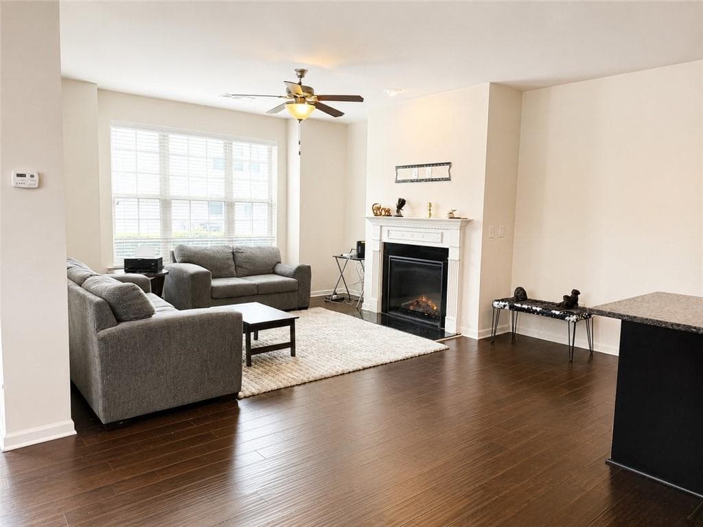 3 bedroom, 3 bathroom, 1,956 sq ft townhouse for sale at 7808 Rutgers Circle, Fairburn, GA 30213 — photo 6