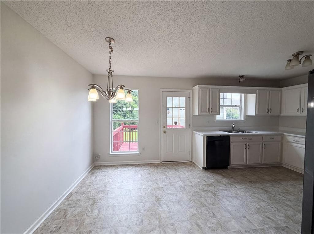 3 bedroom, 2 bathroom, 1,373 sq ft single family residence for sale at 2690 Lolli Court, Ellenwood, GA 30294 — photo 7